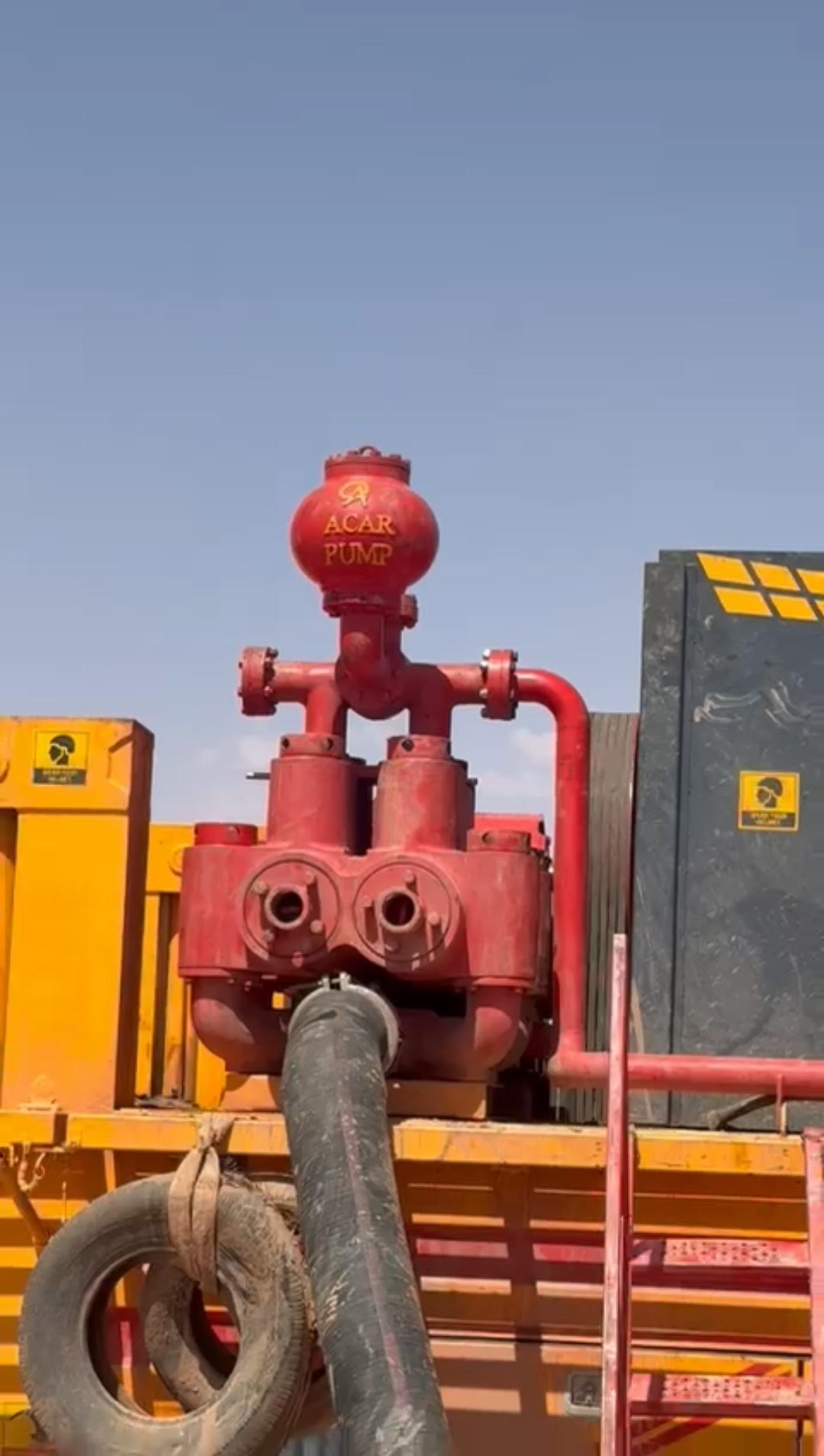 water well drilling mud pump working in algeria desert