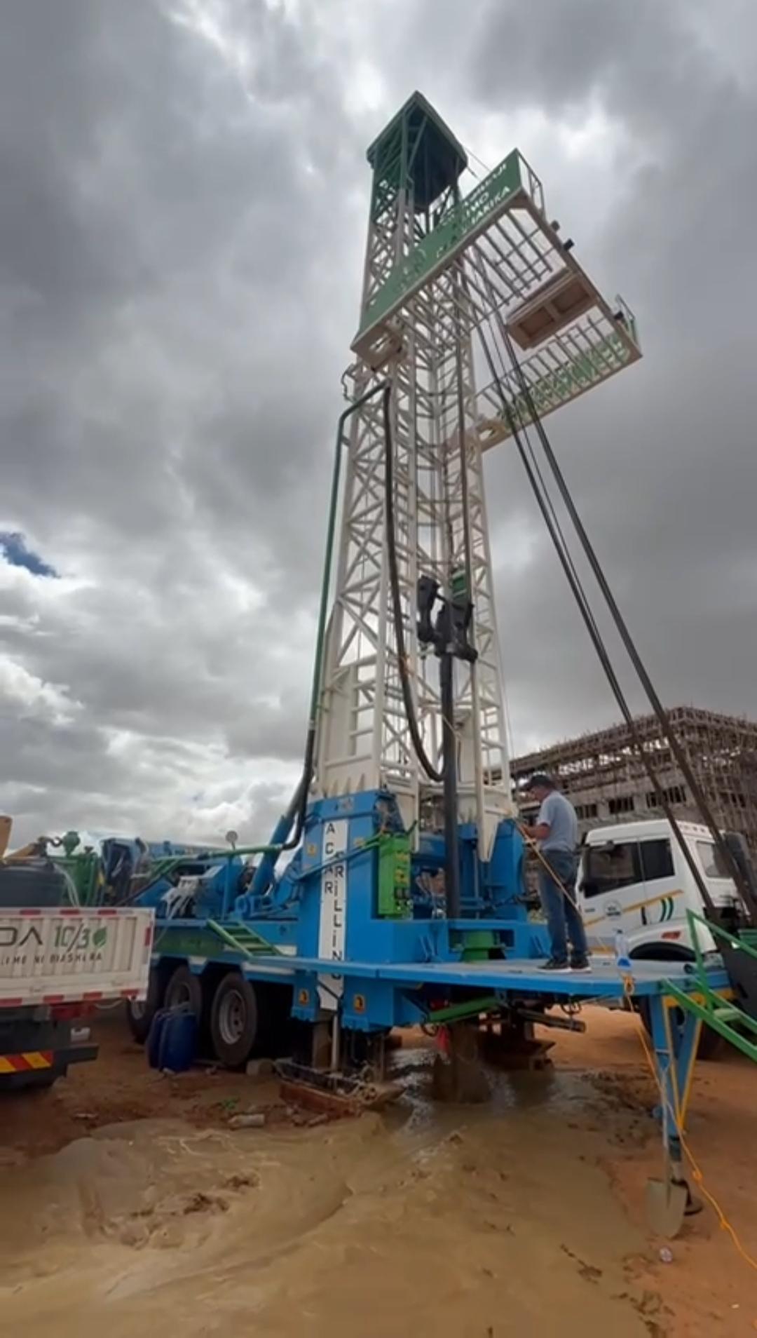 Turkey ACR-H1000 Hydraulic Water Well Drilling Rig Machine in Action!