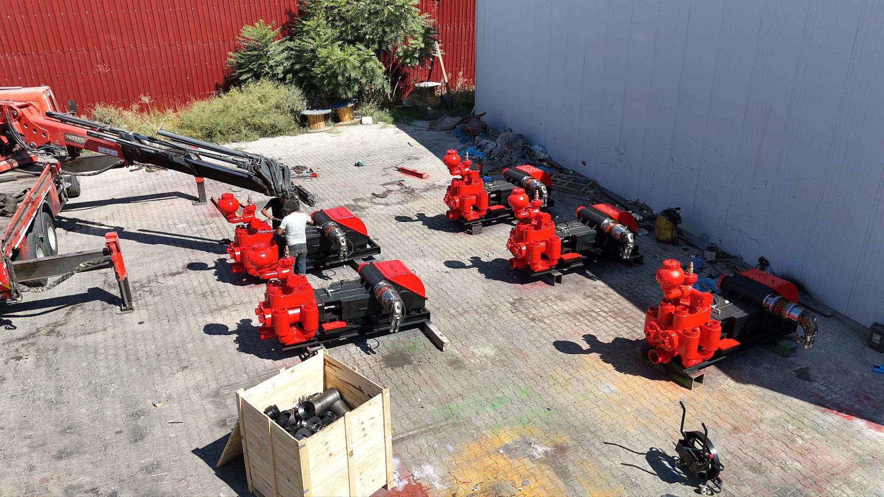 red mup pumps