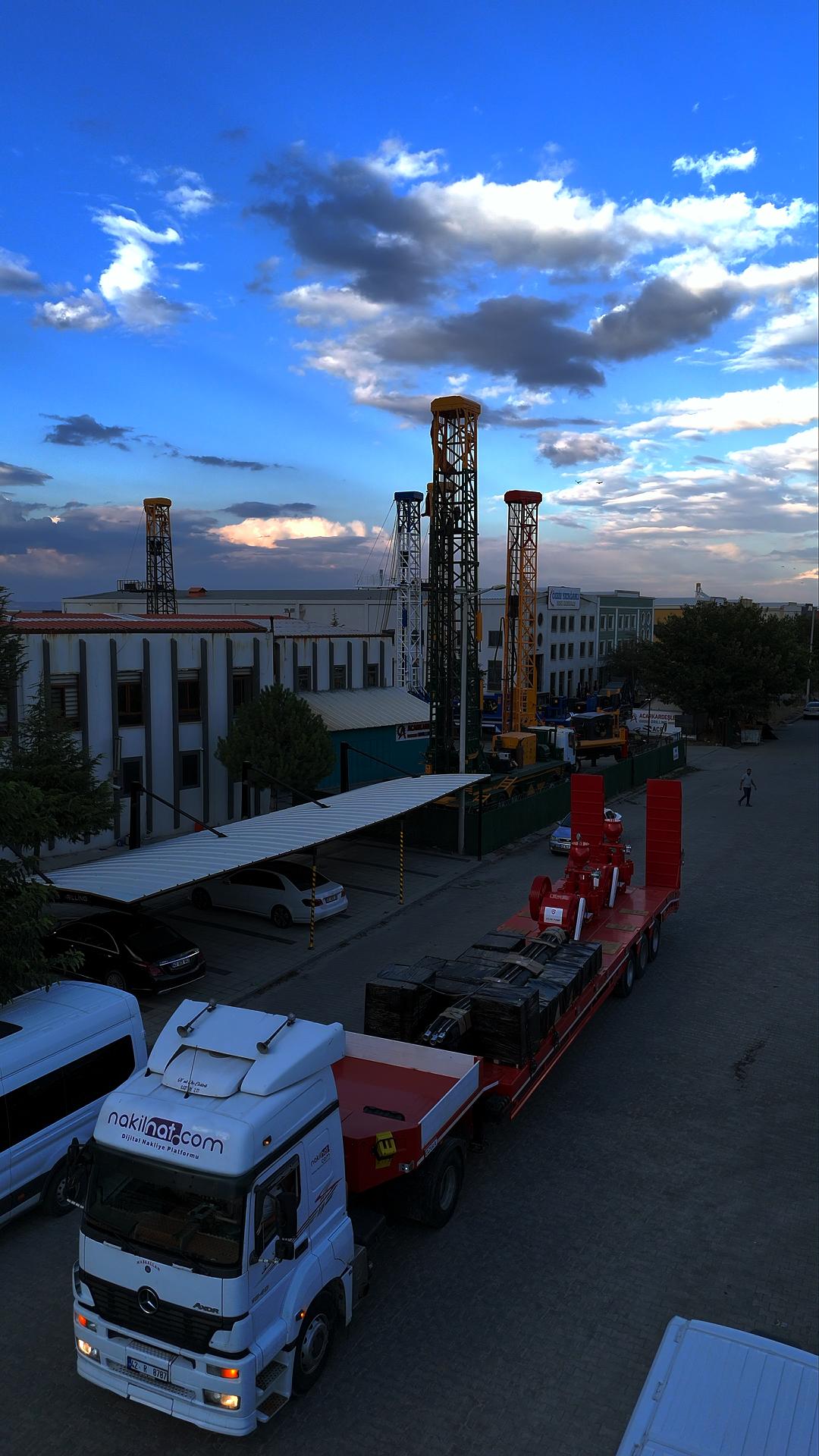 water well drilling mud pump working in uzbekistan desert
